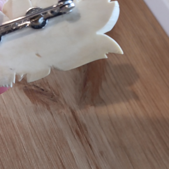 Vintage Genuine Ivory brooch - Picture 3 of 5